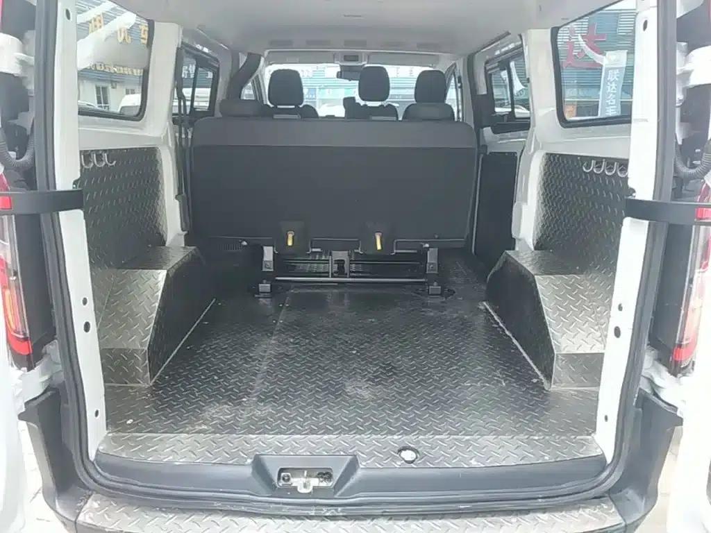 Ford Transit 2023 2.0T Diesel Manual Multi-functional Commercial Vehicle, Short Wheelbase, Low Roof, 5/6 Seats — миниатюра 19