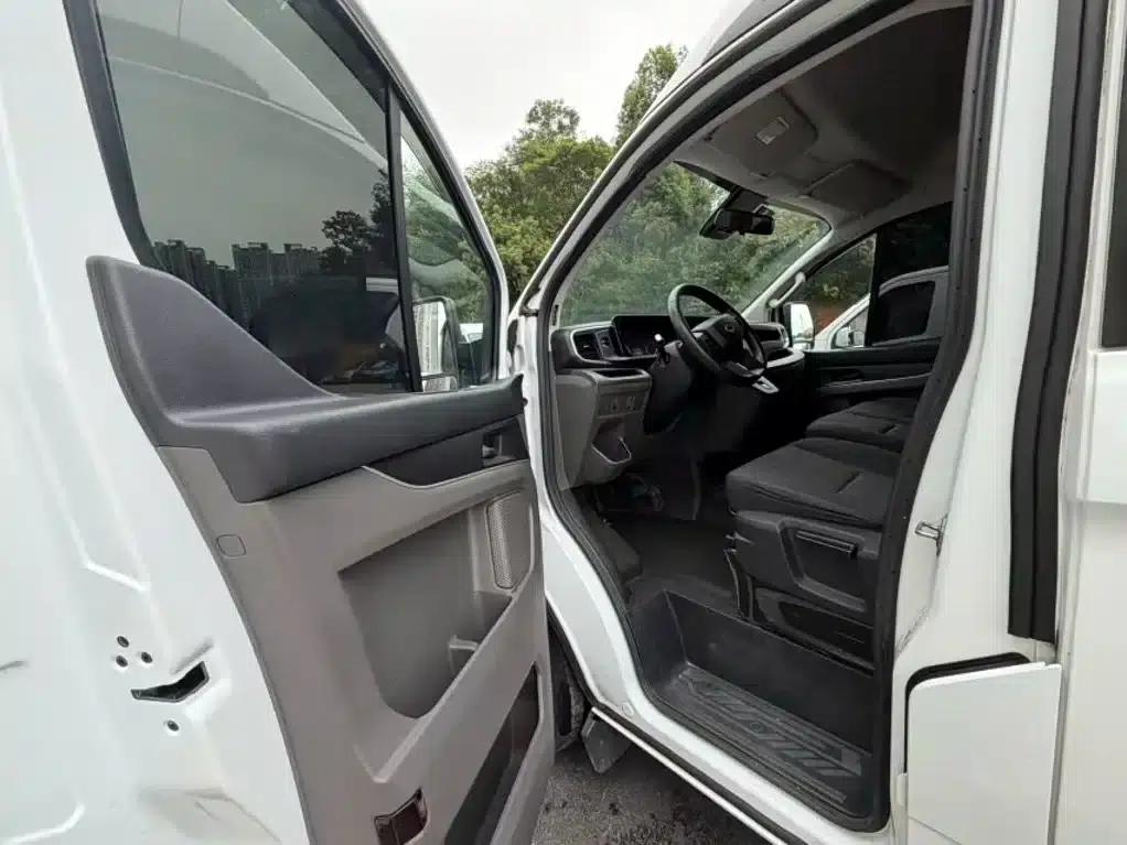 Ford Transit 2023 2.0T Diesel Automatic Multi-functional Commercial Vehicle, Central Wheelbase, Central Roof, 5/6 Seats — миниатюра 15
