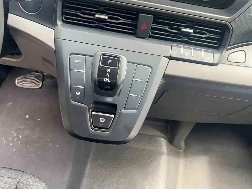 Ford Transit 2023 2.0T Diesel Automatic Multi-functional Commercial Vehicle, Central Wheelbase, Central Roof, 5/6 Seats — миниатюра 7