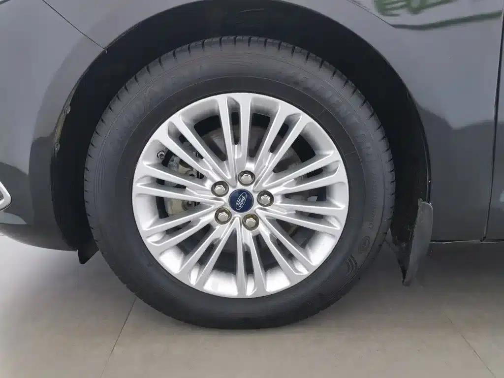 2015 Taurus EcoBoost 245 Fashion Edition — миниатюра 17