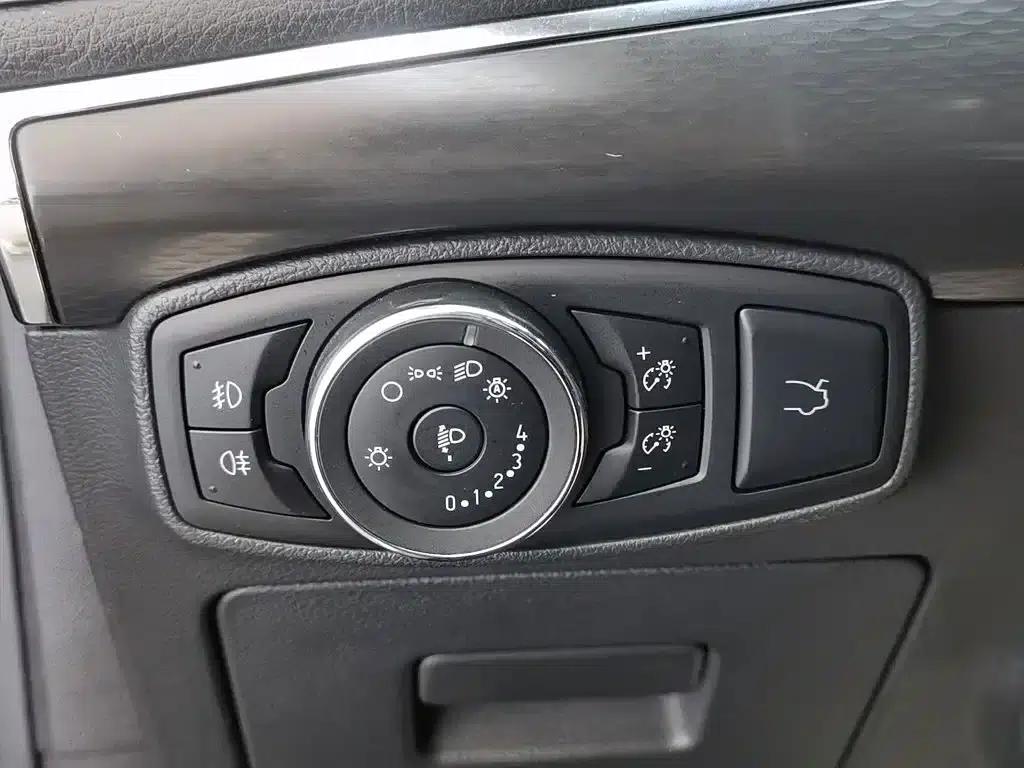 2015 Taurus EcoBoost 245 Fashion Edition — миниатюра 21