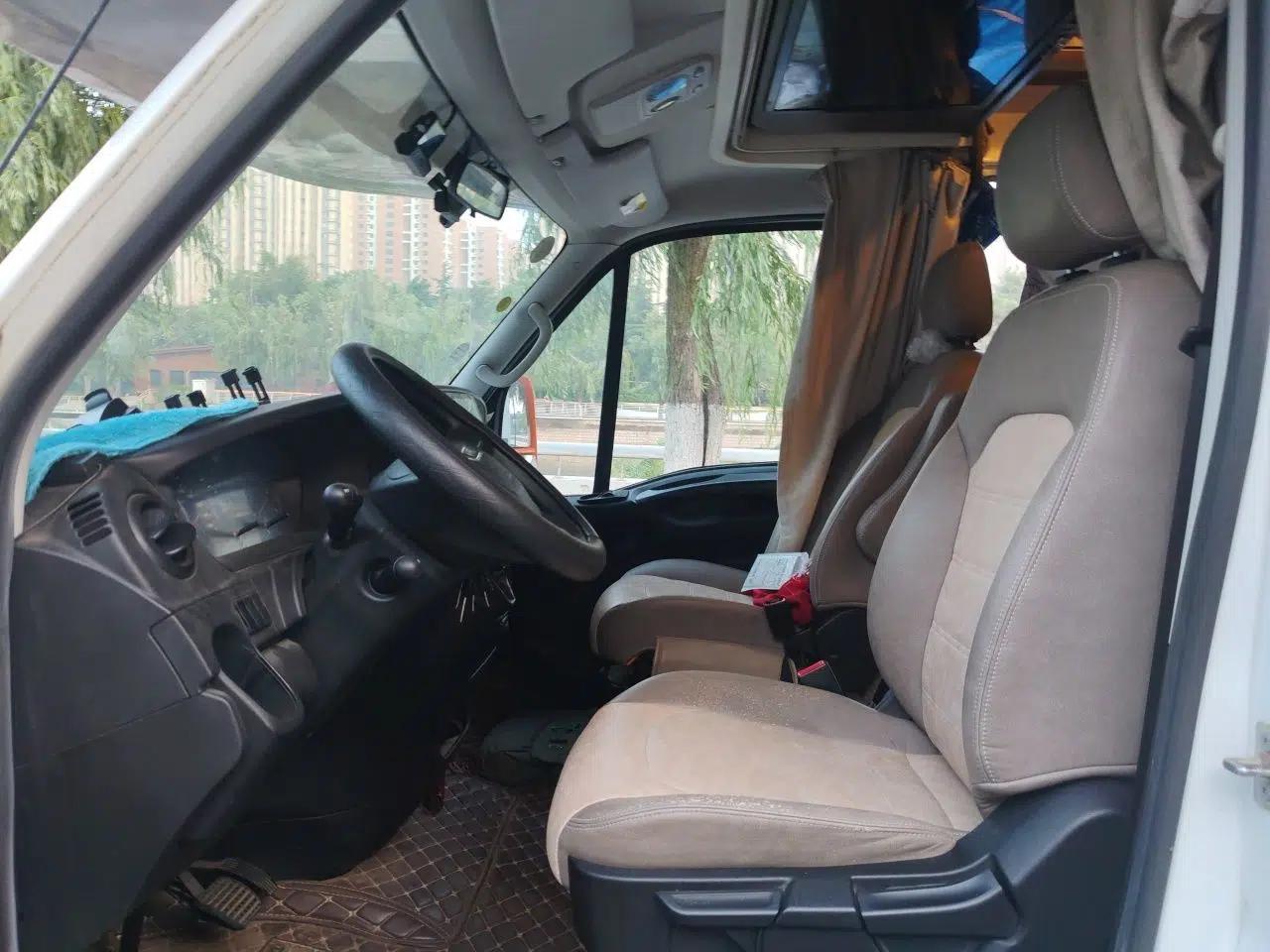Iveco Eurocargo Nanjing Iveco Ousheng, with Jinghang RV body, Jinhang 593-4 dual‑expansion model, 3.0T diesel, automatic transmission. — миниатюра 15