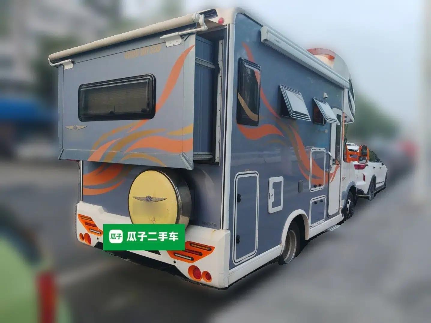 Iveco Eurocargo Nanjing Iveco Ousheng, with Jinghang RV body, Jinhang 593-4 dual‑expansion model, 3.0T diesel, automatic transmission. — миниатюра 6