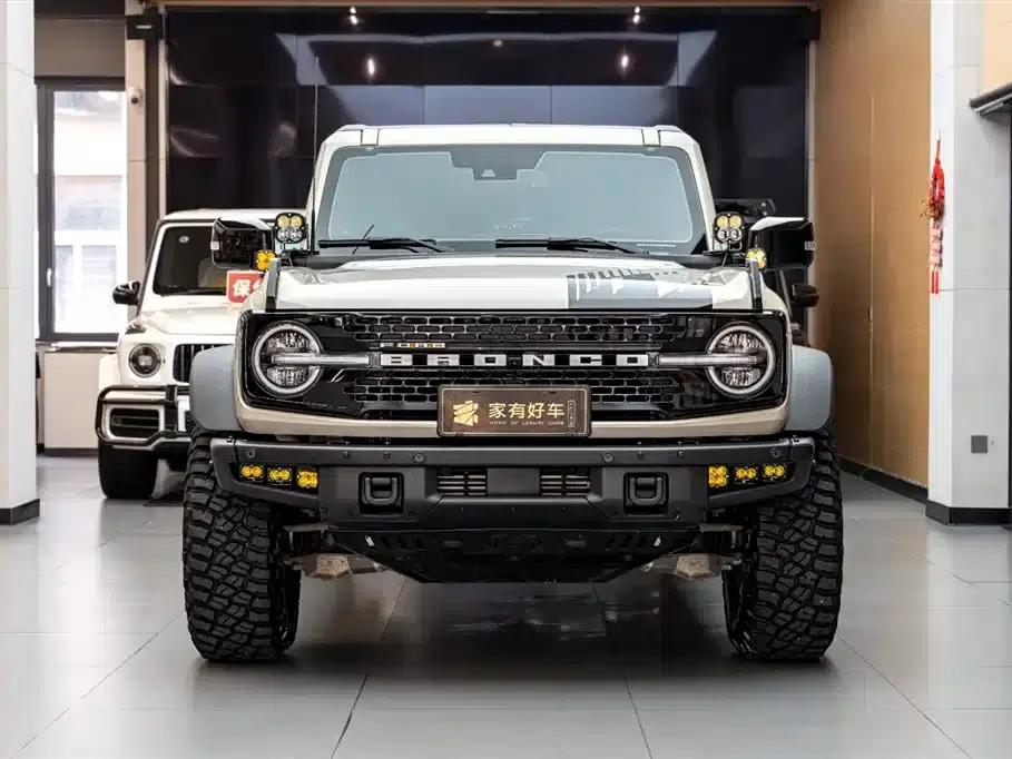 Ford Spectacular 2025 2.3T Sand Dune Limited Edition — миниатюра 2