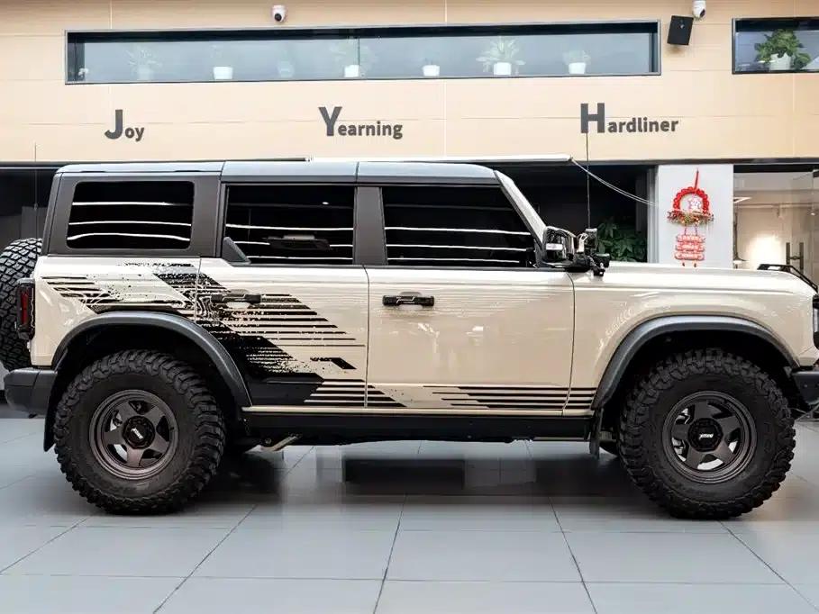 Ford Spectacular 2025 2.3T Sand Dune Limited Edition — миниатюра 3