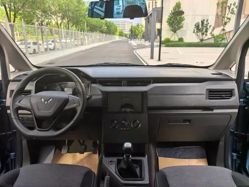 Wuling Hongguang PLUS 2019 1.5T Manual Standard 5-Seater — миниатюра 17