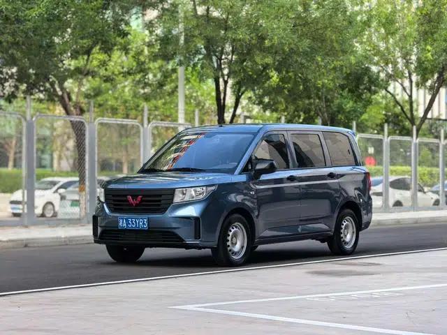 Wuling Hongguang PLUS 2019 1.5T Manual Standard 5-Seater
