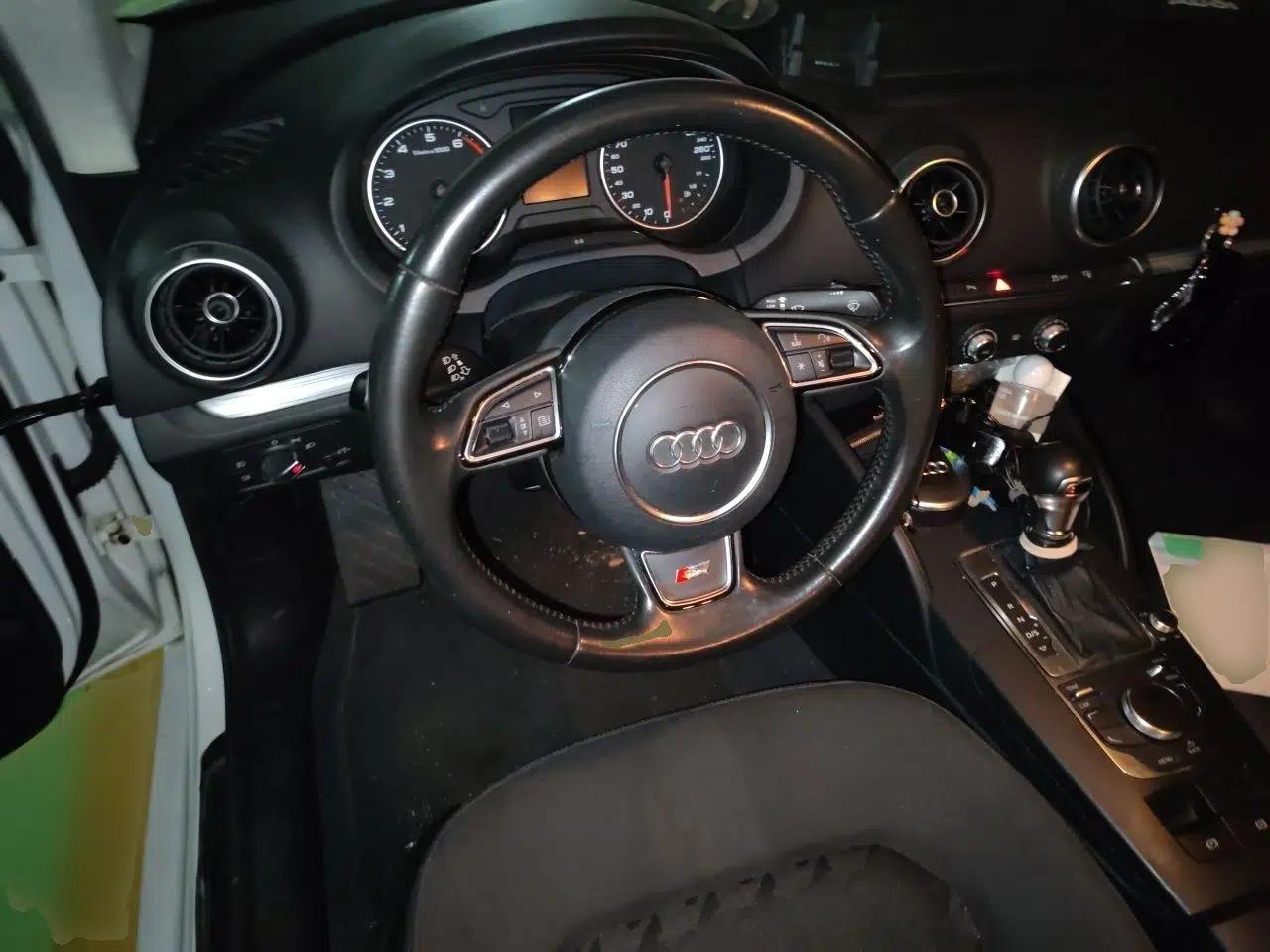 Audi A3 2015 Limousine 35 TFSI Millionth Anniversary Intelligent Leading Model — миниатюра 10