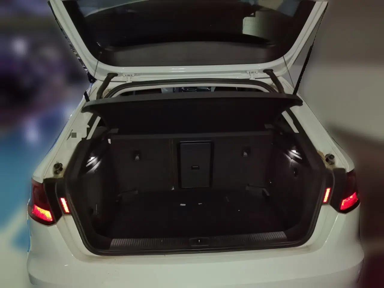 Audi A3 2014 Sportback 35 TFSI Automatic Comfort Model — миниатюра 14