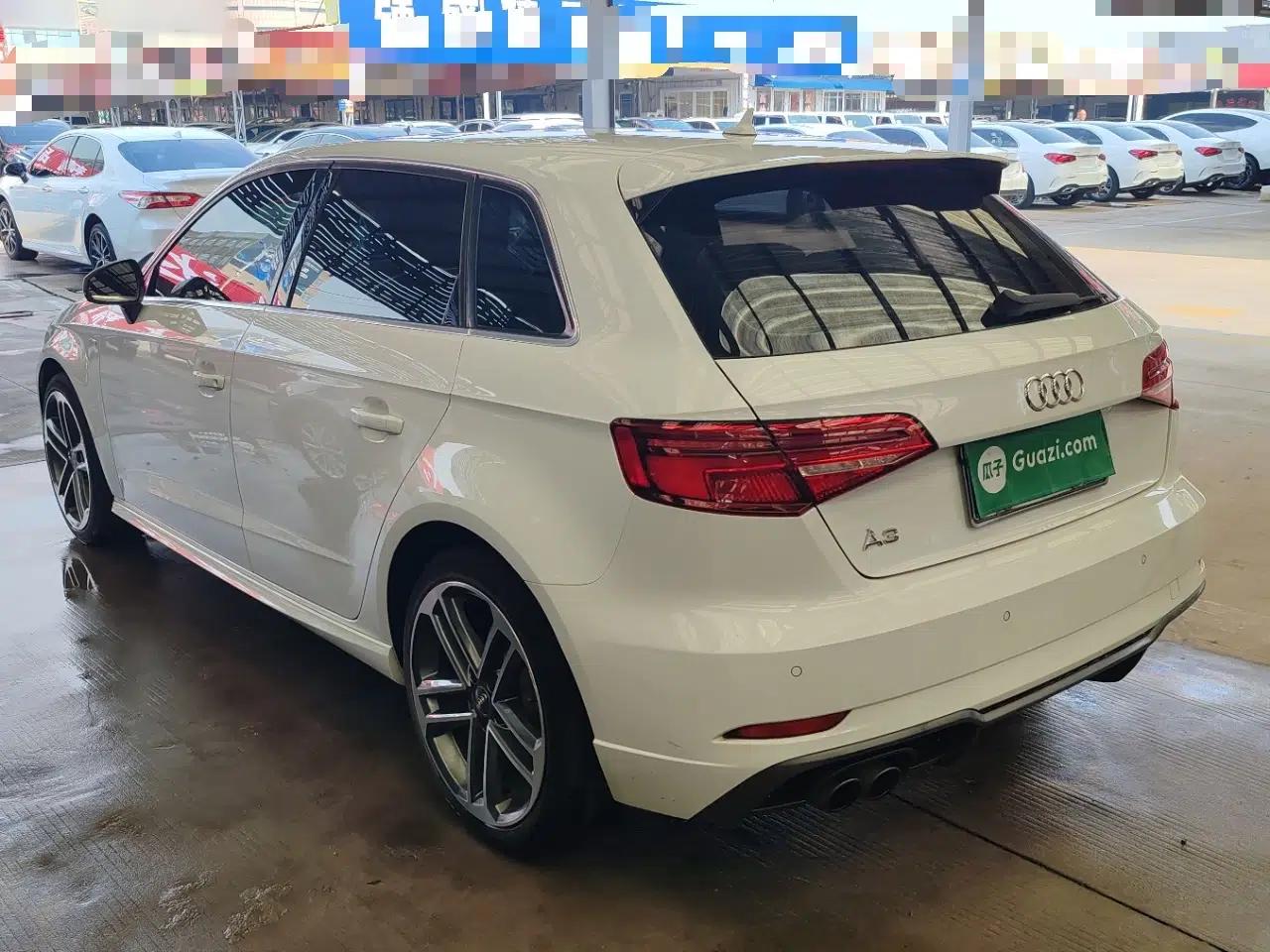 Audi A3 2018 30th Anniversary Edition Sportback 35 TFSI Fashion Model — миниатюра 4
