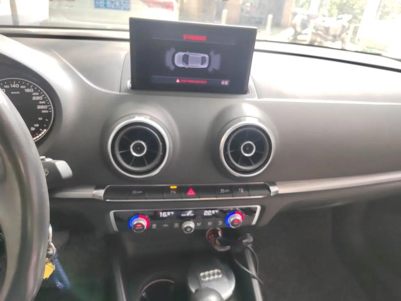 Audi A3 2014 Limousine 35 TFSI Automatic Comfort Model — миниатюра 13