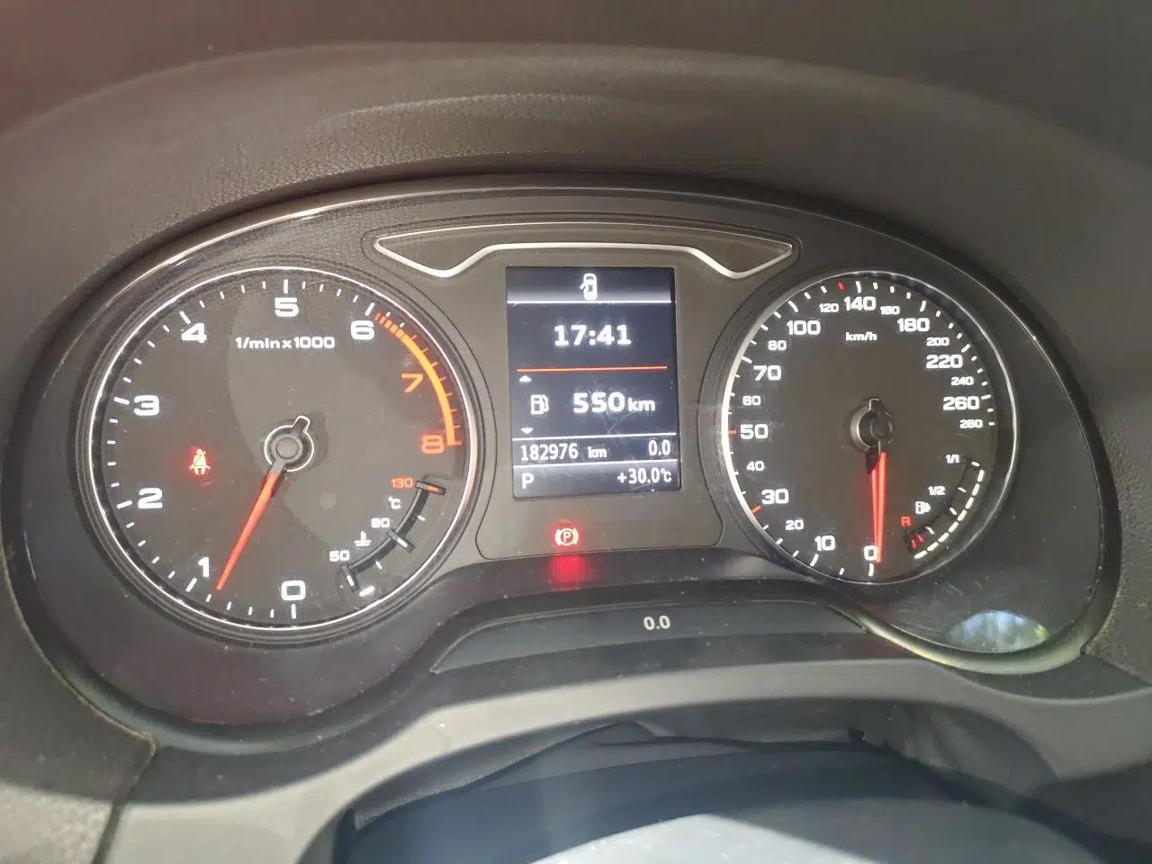 Audi A3 2014 Limousine 40 TFSI S line Comfort Model — миниатюра 12