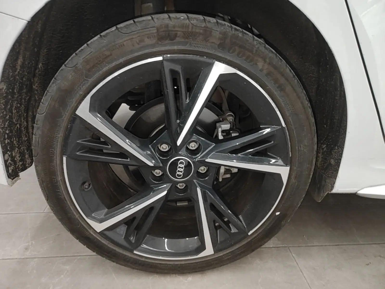 Audi A3 2024 Sportback 35 TFSI Fashionable Sports Model — миниатюра 11