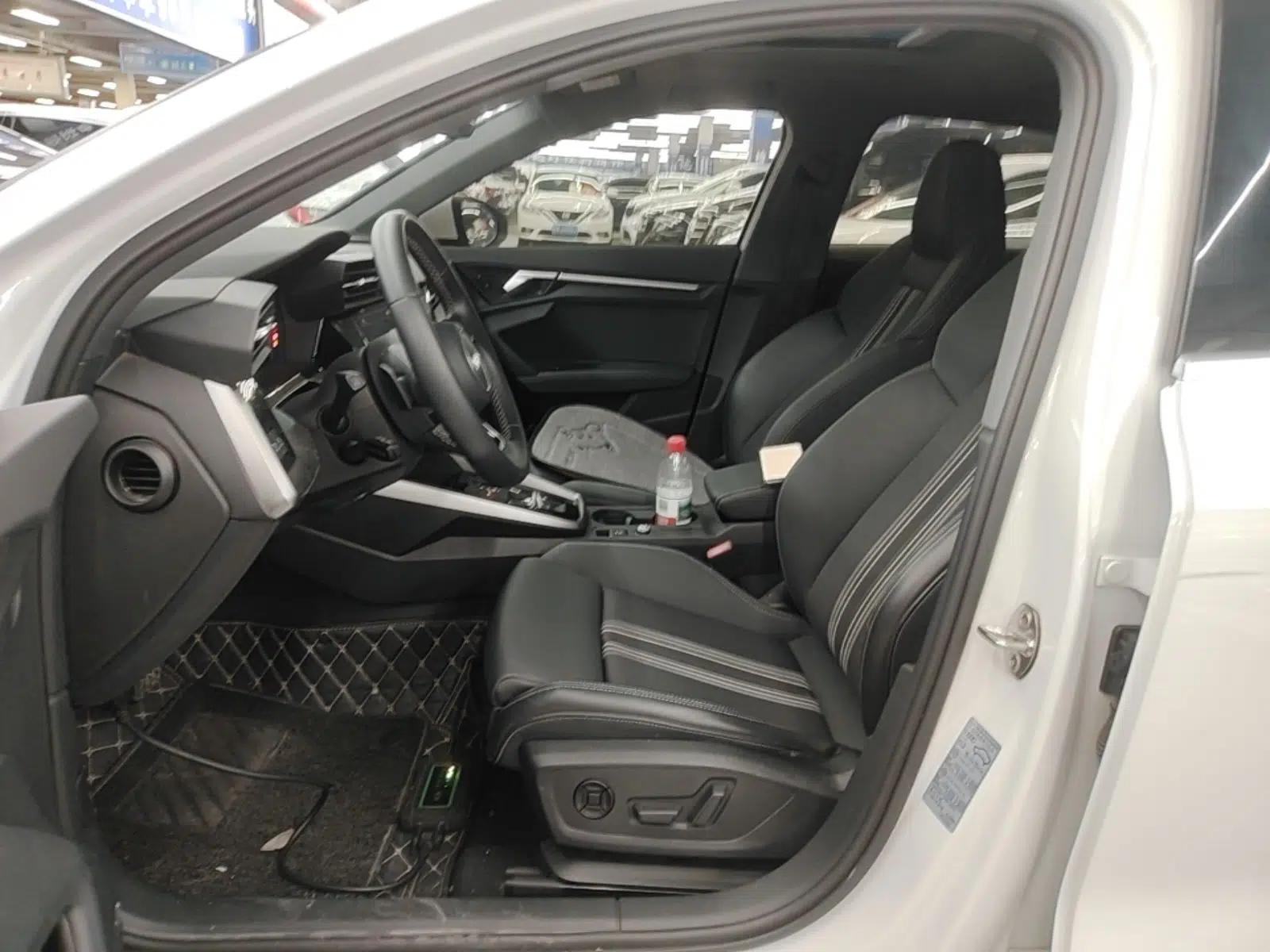 Audi A3 2024 Sportback 35 TFSI Fashionable Sports Model — миниатюра 17