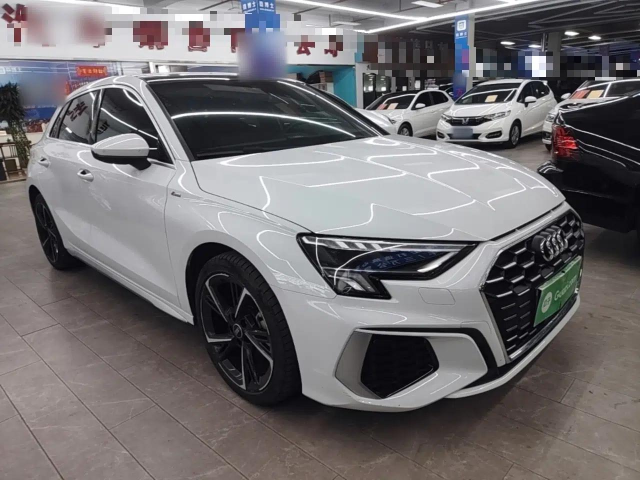 Audi A3 2024 Sportback 35 TFSI Fashionable Sports Model — миниатюра 3