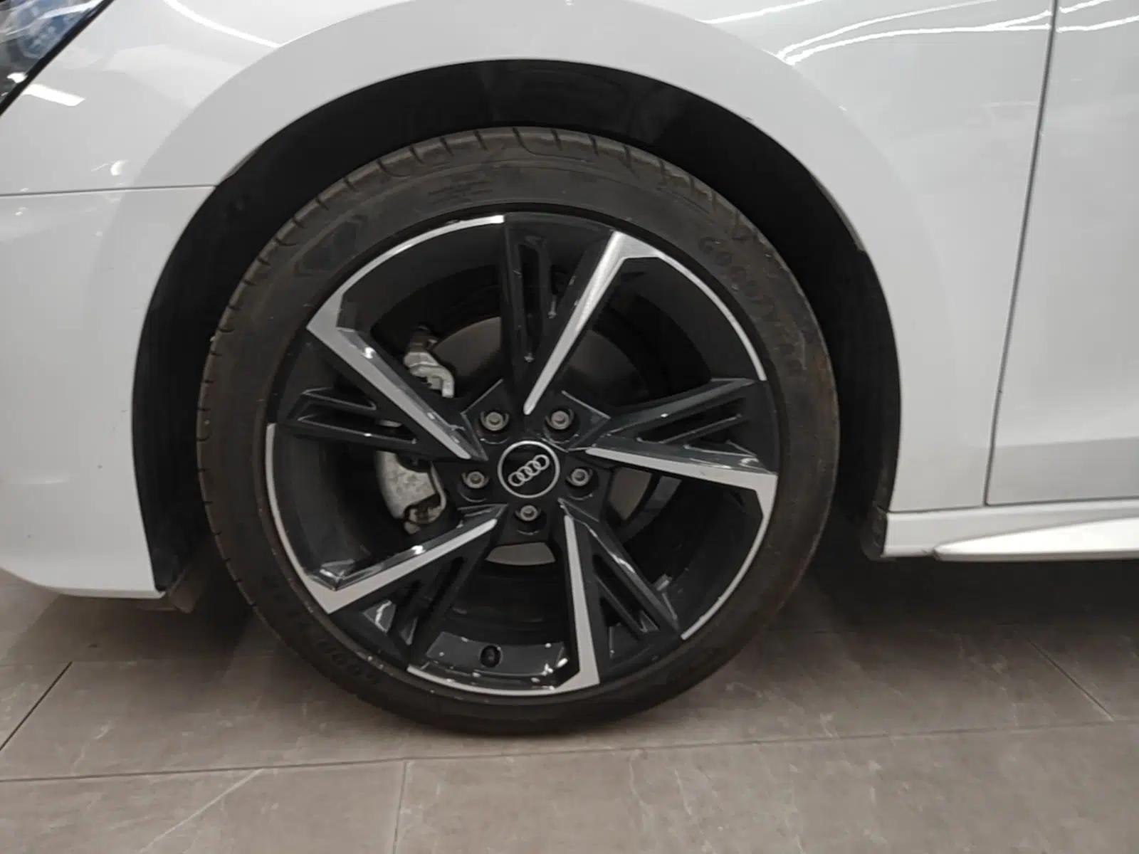 Audi A3 2024 Sportback 35 TFSI Fashionable Sports Model — миниатюра 10