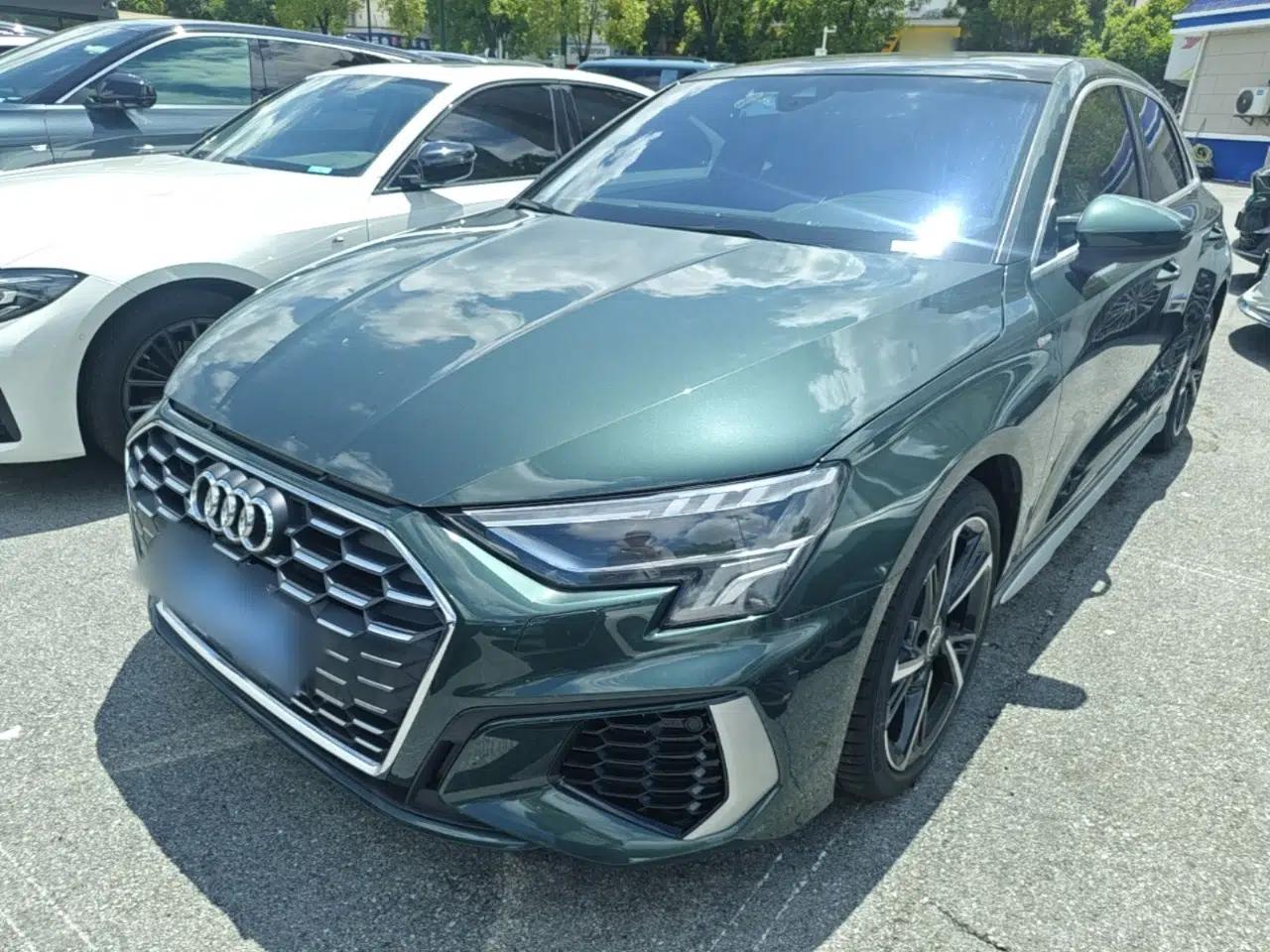 Audi A3 2024 Sportback 35 TFSI Fashionable Sports Model — миниатюра 1