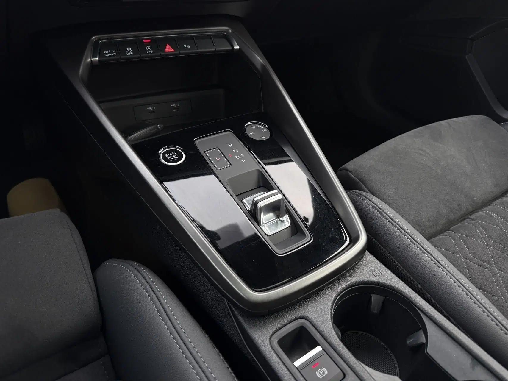 Audi A3 2024 A3L Limousine 35 TFSI Luxury Sport Edition — миниатюра 32