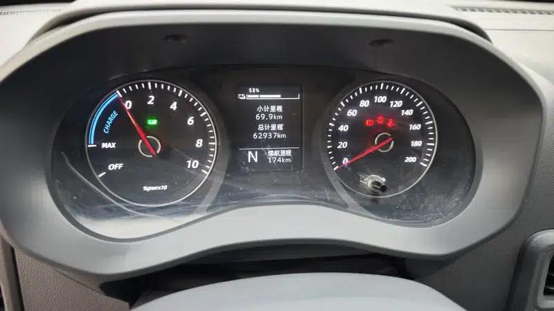 Wuling Yangguang 2024 Model 300km Comfort Bus Version 75kW — миниатюра 14
