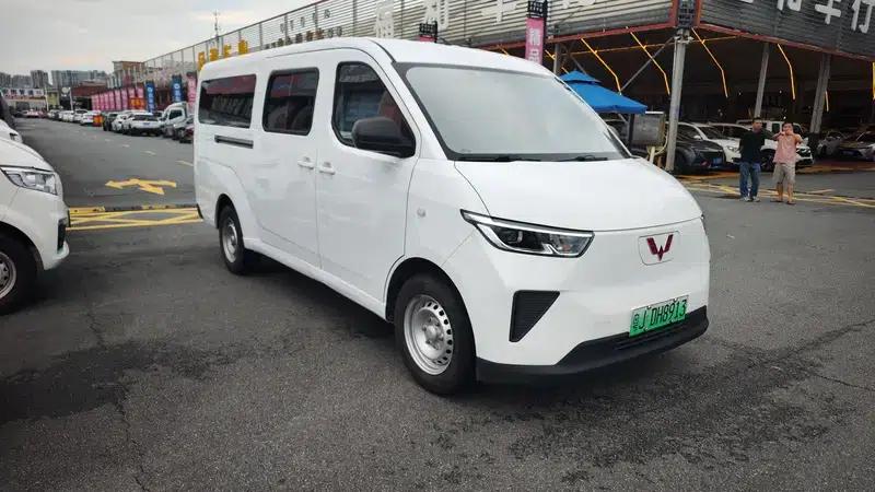 Wuling Yangguang 2024 Model 300km Comfort Bus Version 75kW — миниатюра 3