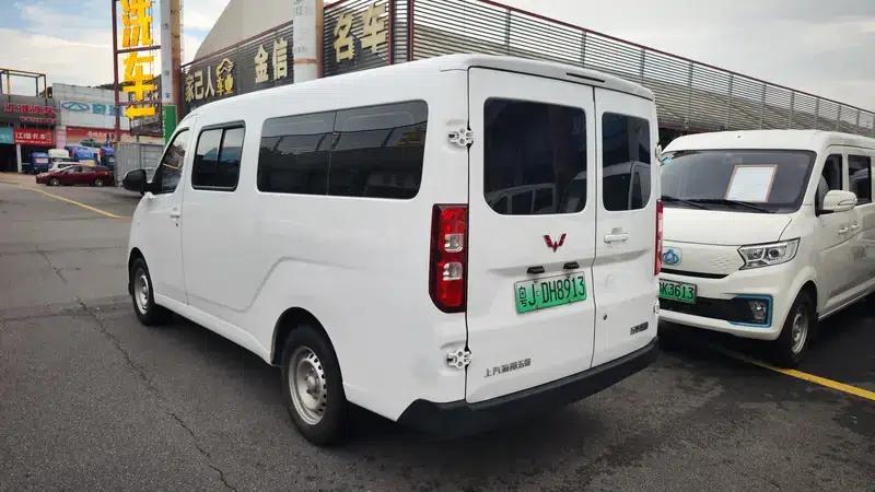 Wuling Yangguang 2024 Model 300km Comfort Bus Version 75kW — миниатюра 5