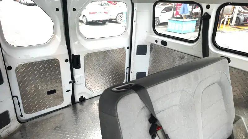 Wuling Yangguang 2024 Model 300km Comfort Bus Version 75kW — миниатюра 10