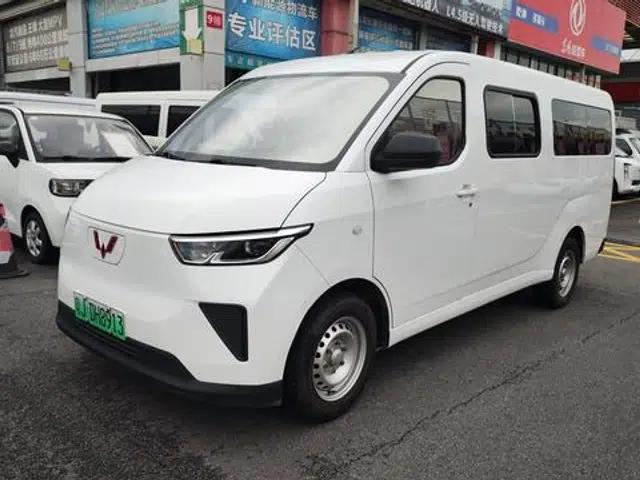 Wuling Yangguang 2024 Model 300km Comfort Bus Version 75kW