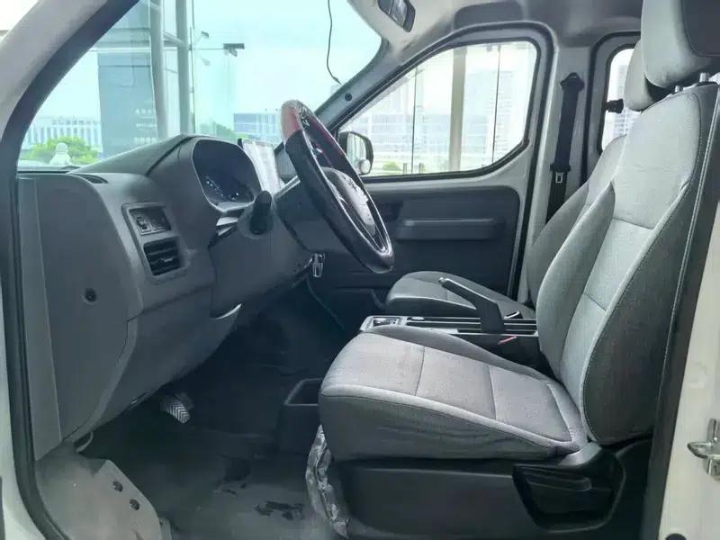 Wuling Yangguang 2025 400km/h Bus Comfort 6-seater — миниатюра 12