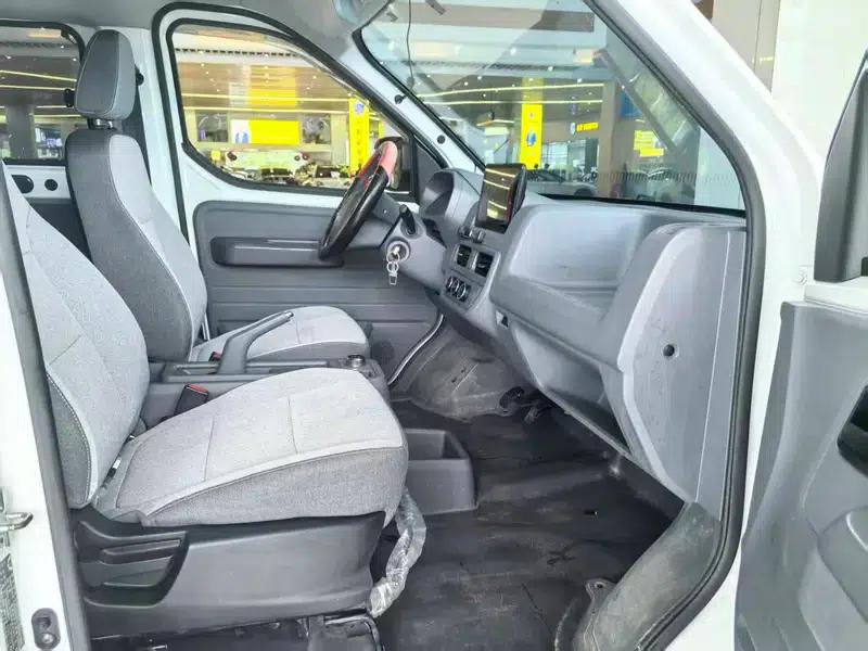 Wuling Yangguang 2025 400km/h Bus Comfort 6-seater — миниатюра 15