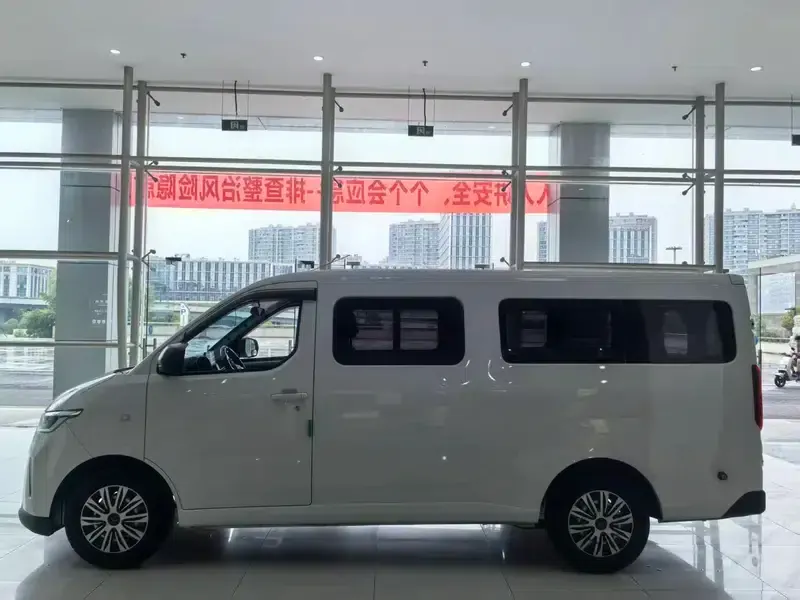 Wuling Yangguang 2025 400km/h Bus Comfort 6-seater — миниатюра 3