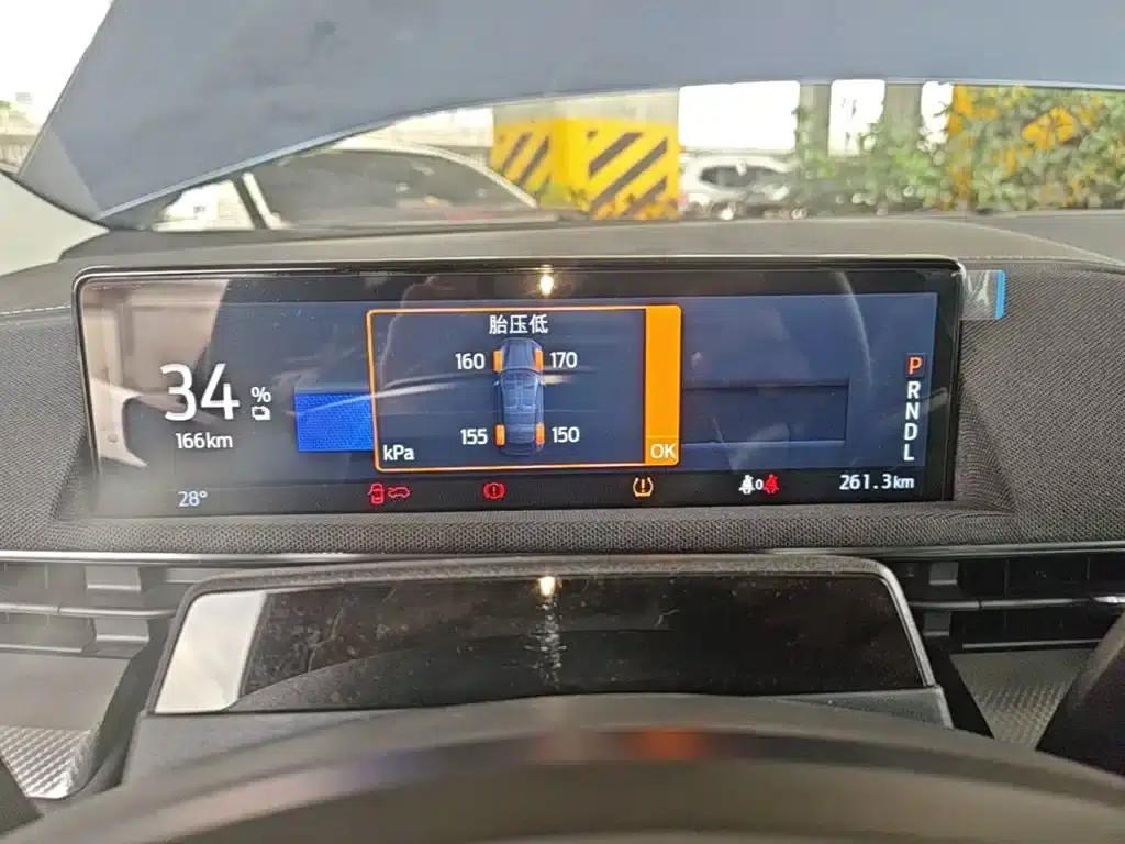 Ford Electric 2021 Model X Rear-Wheel Drive Standard Range — миниатюра 12
