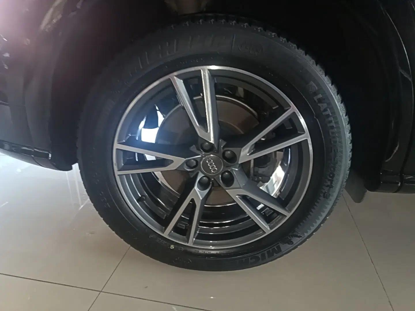 Audi Q5L 2020 Updated 40 TFSI Prestige Fashion Edition — миниатюра 11