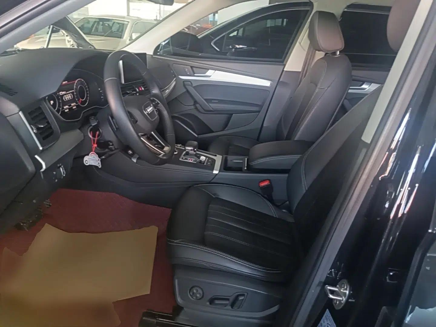 Audi Q5L 2020 Updated 40 TFSI Prestige Fashion Edition — миниатюра 17