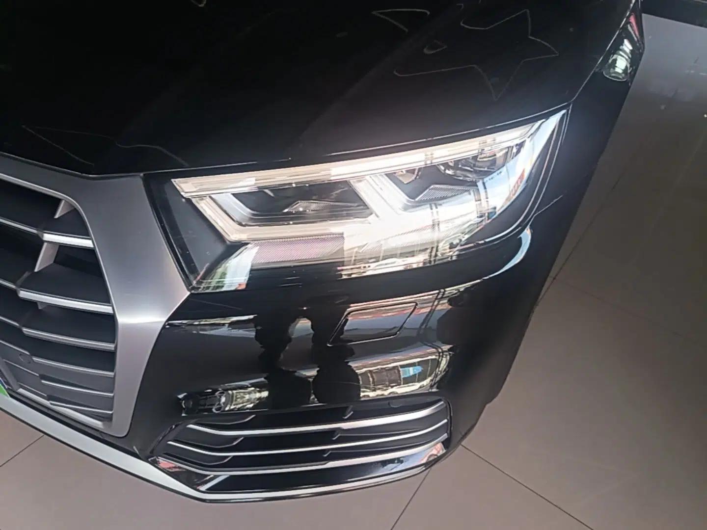 Audi Q5L 2020 Updated 40 TFSI Prestige Fashion Edition — миниатюра 8