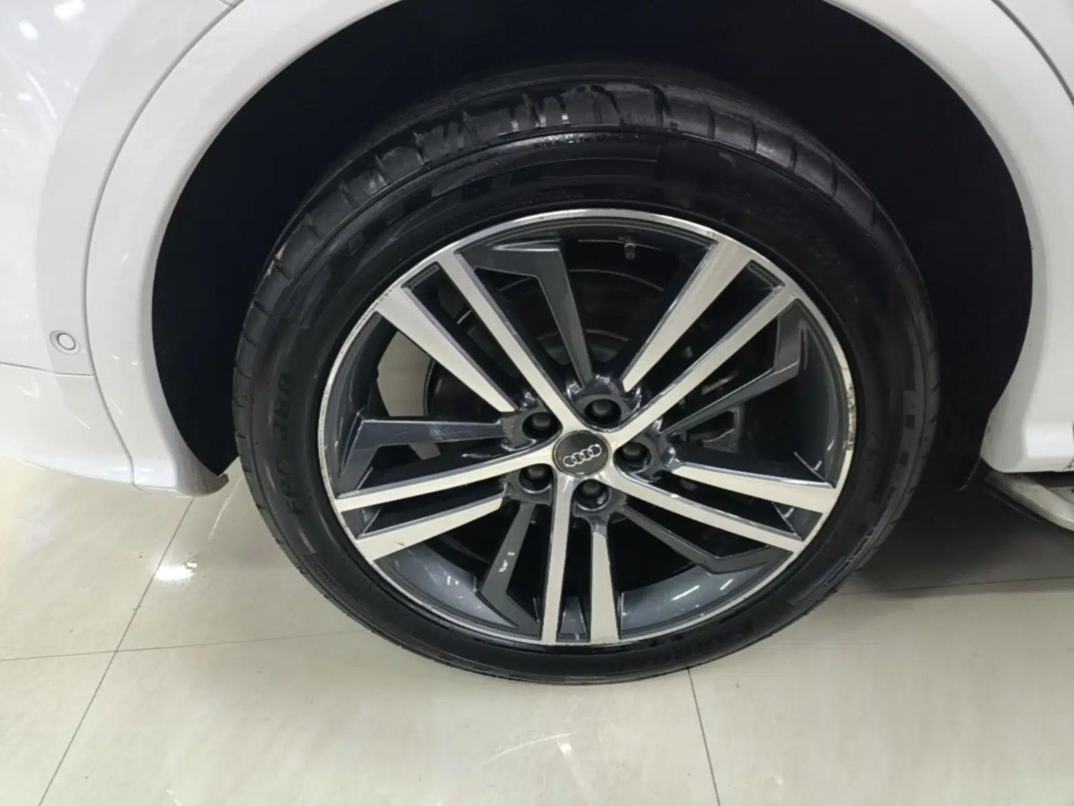 Audi Q5L 2020 45 TFSI Prestige Fashion Model — миниатюра 16