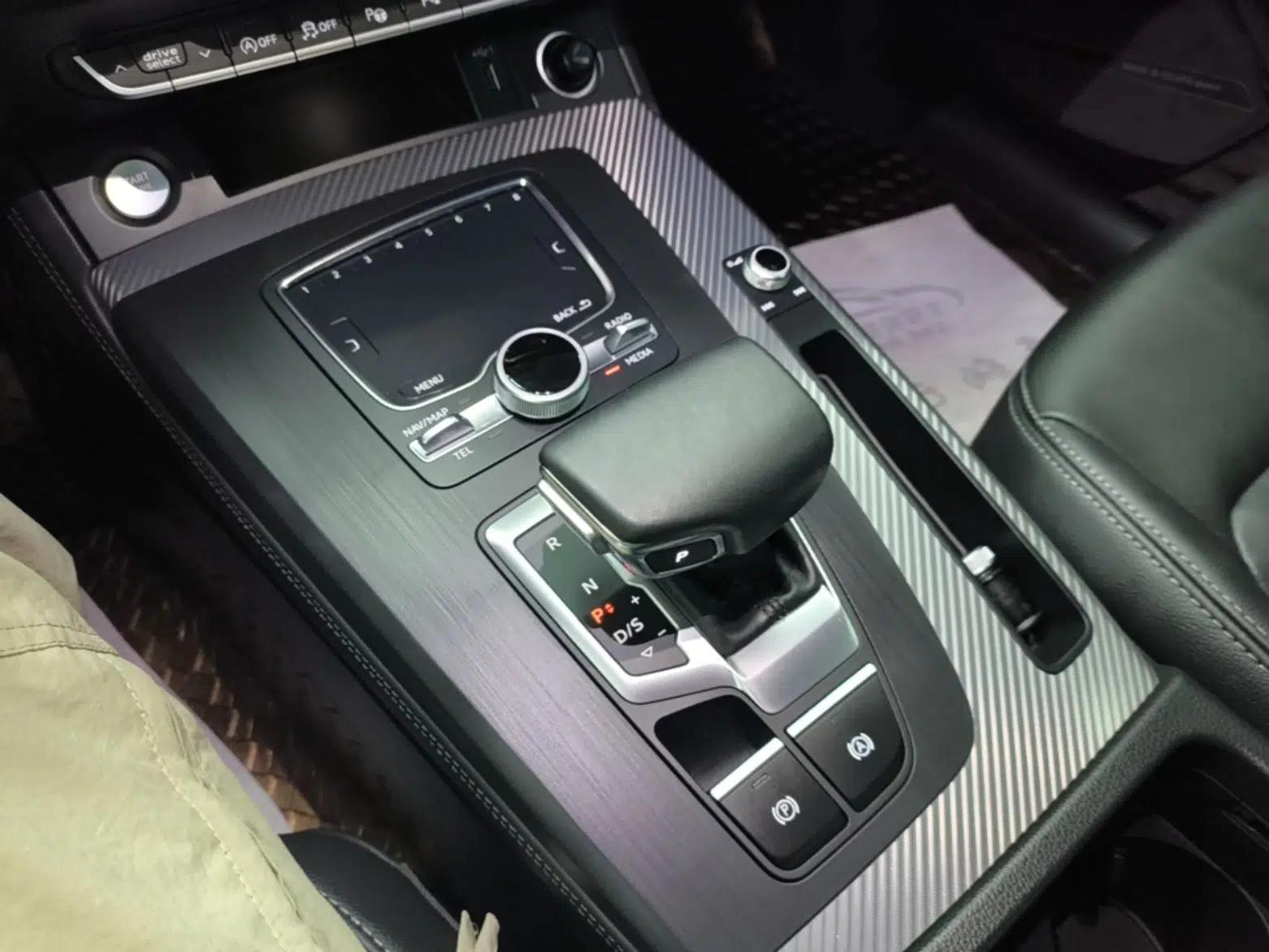 Audi Q5L 2020 45 TFSI Prestige Fashion Model — миниатюра 21