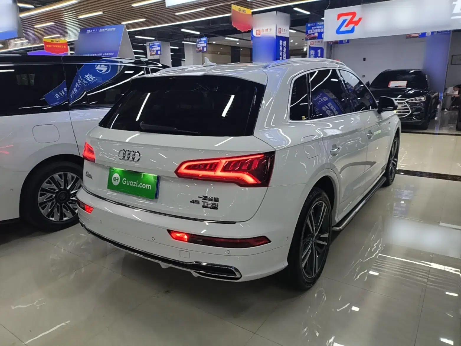 Audi Q5L 2020 45 TFSI Prestige Fashion Model — миниатюра 6