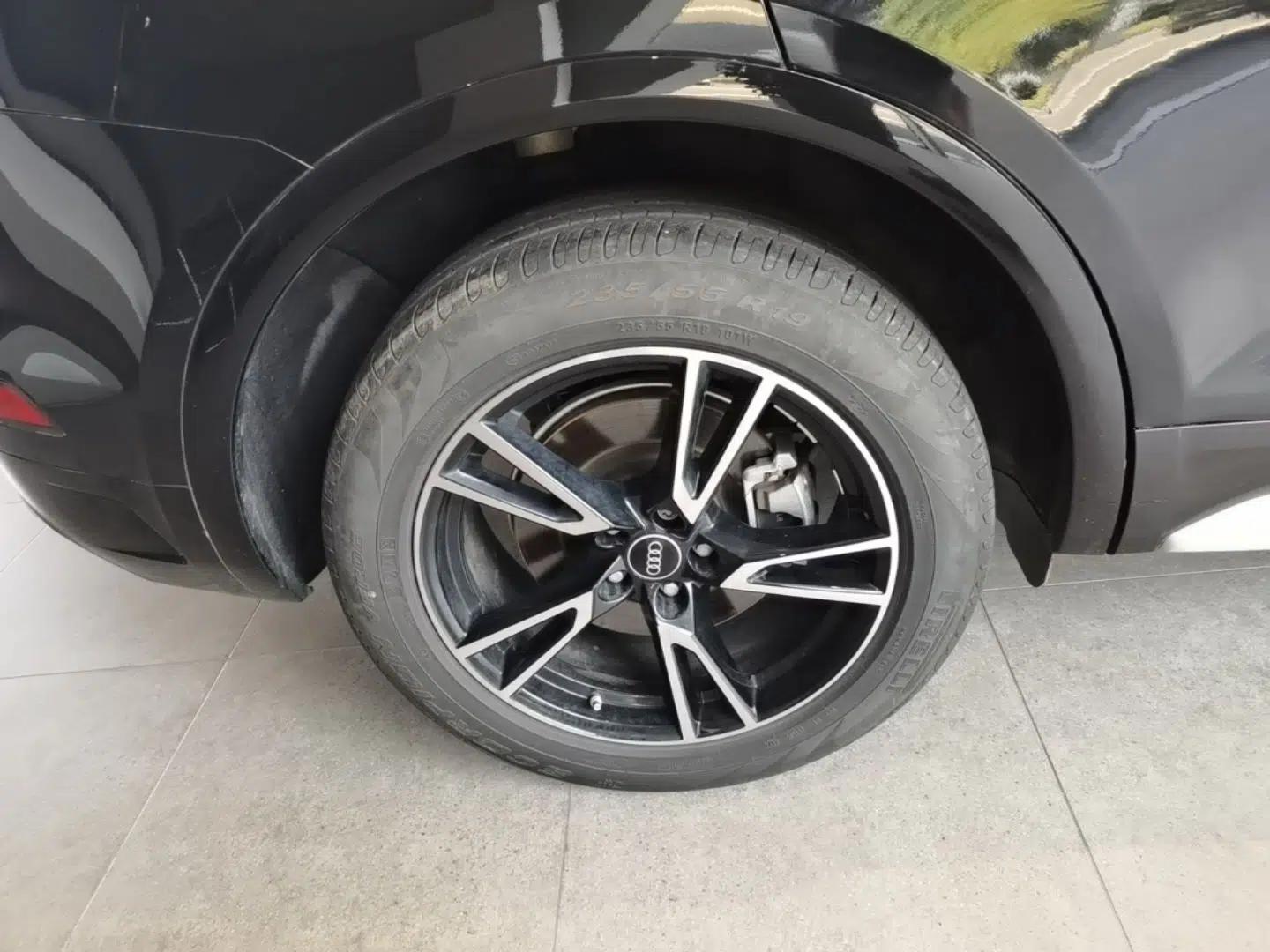 Audi Q5L 2024 40 TFSI Fashion Dynamic Model — миниатюра 11