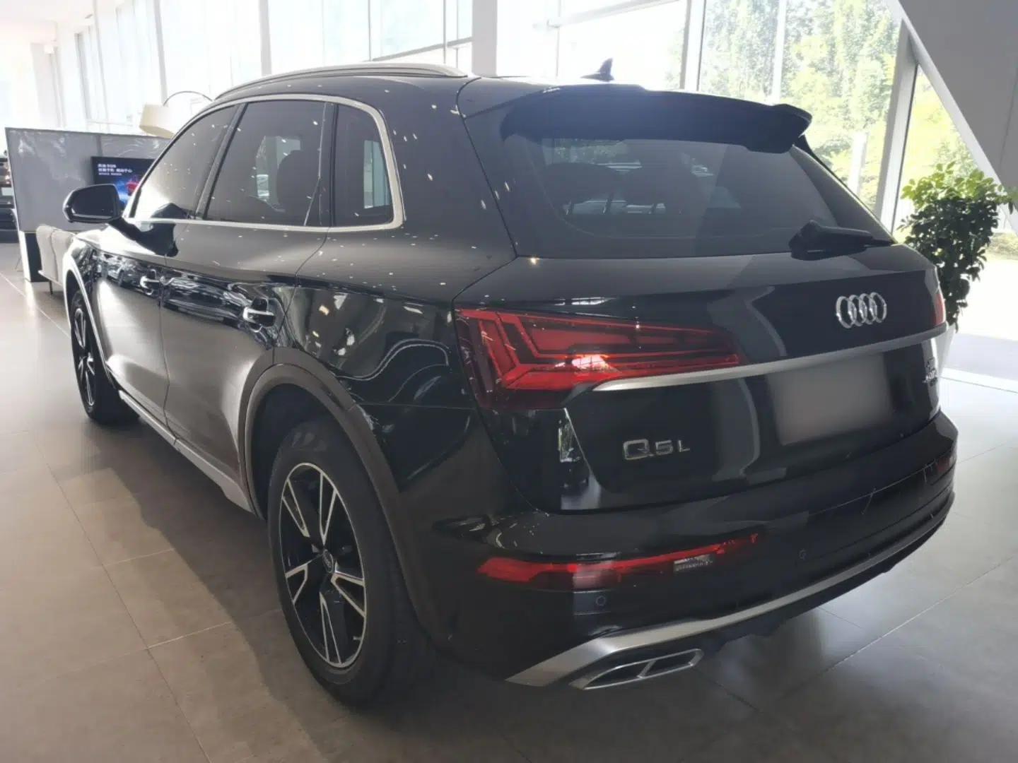 Audi Q5L 2024 40 TFSI Fashion Dynamic Model — миниатюра 4
