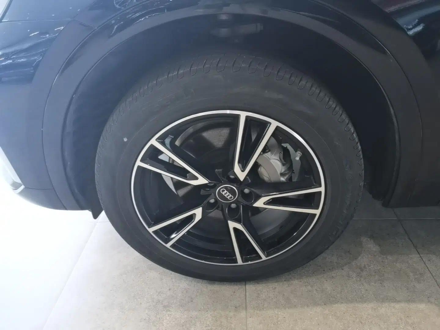 Audi Q5L 2024 40 TFSI Fashion Dynamic Model — миниатюра 10