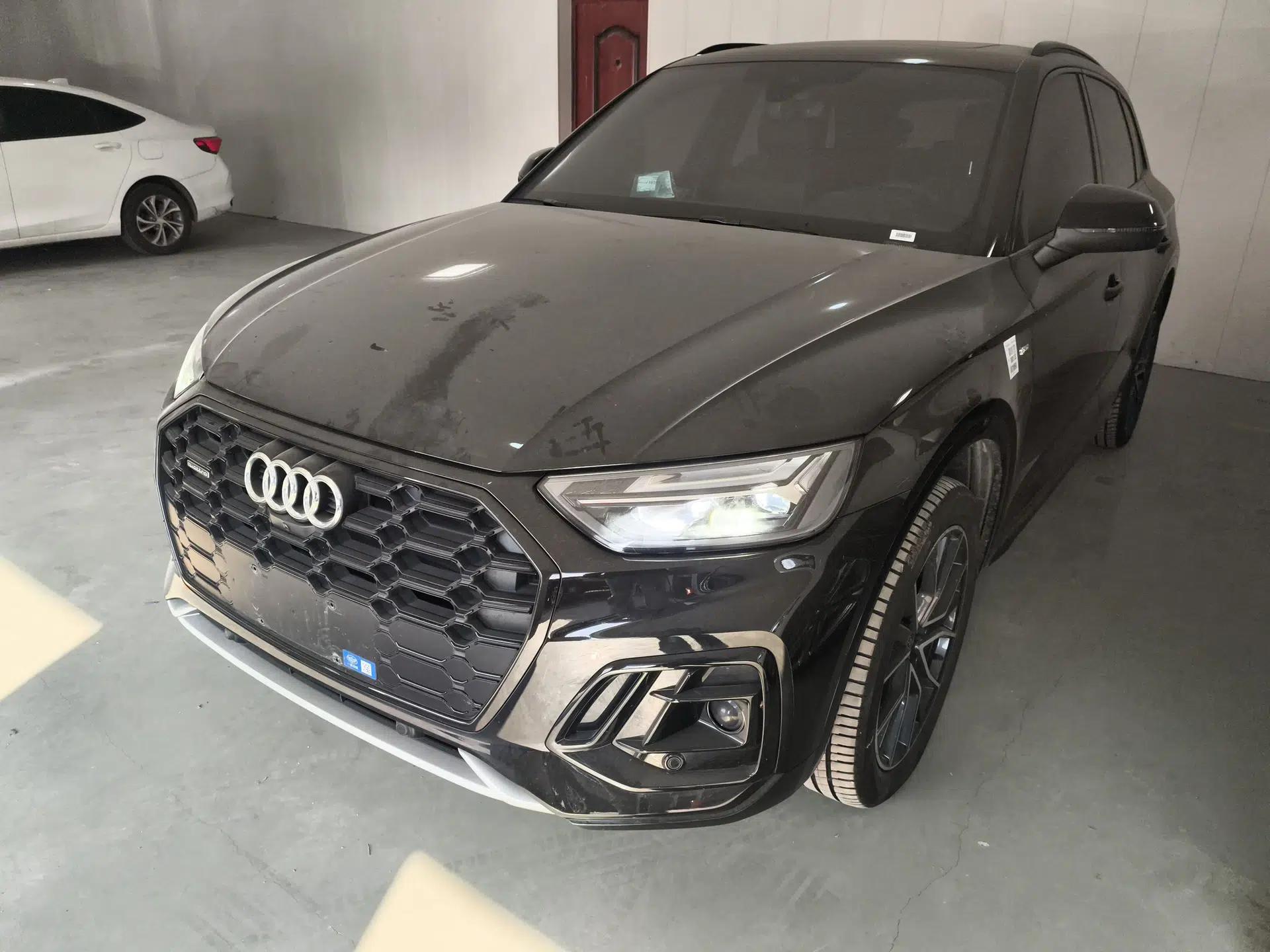 Audi Q5L 2024 45 TFSI Luxury Dynamic Model — миниатюра 1
