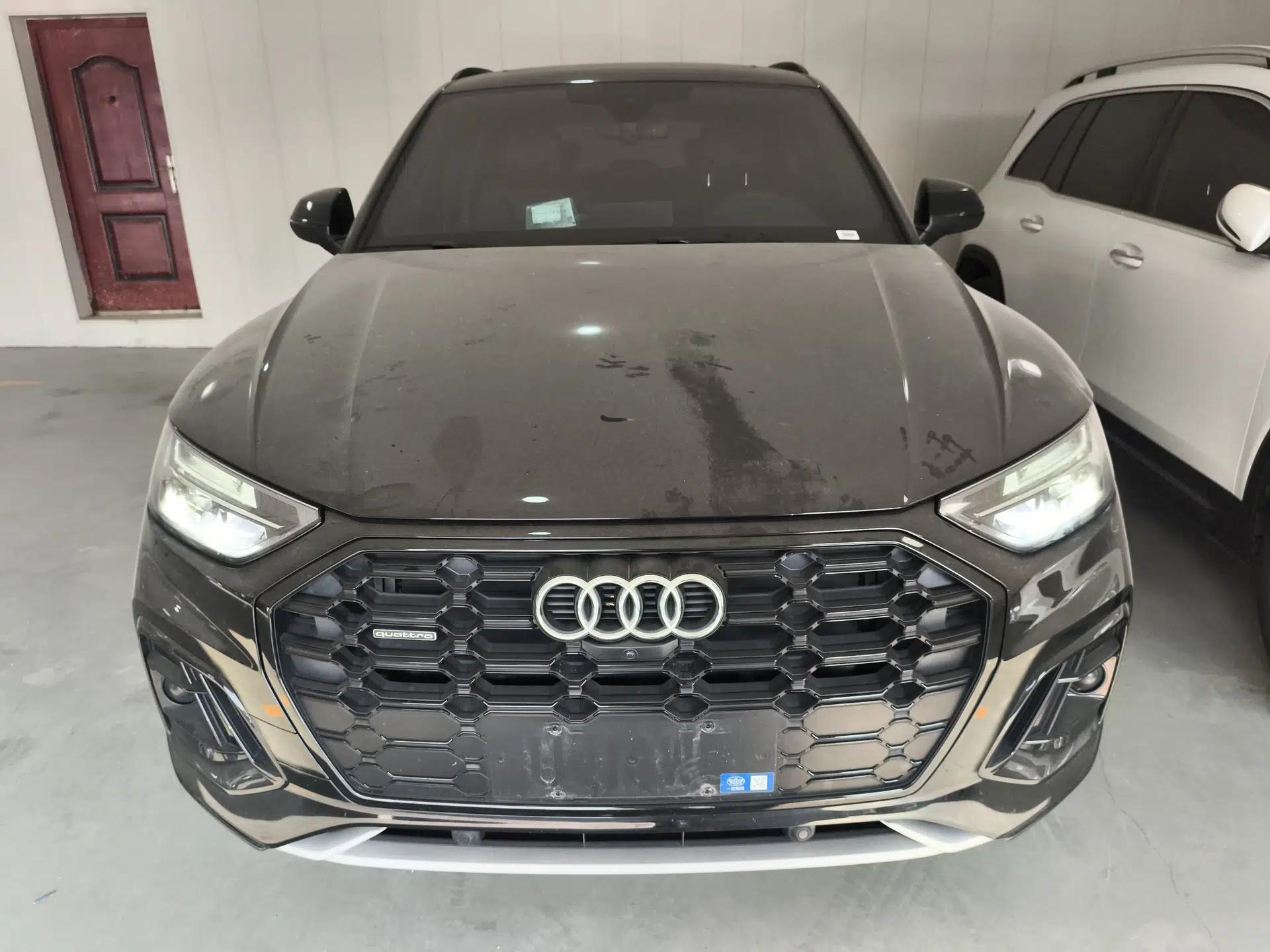 Audi Q5L 2024 45 TFSI Luxury Dynamic Model — миниатюра 2