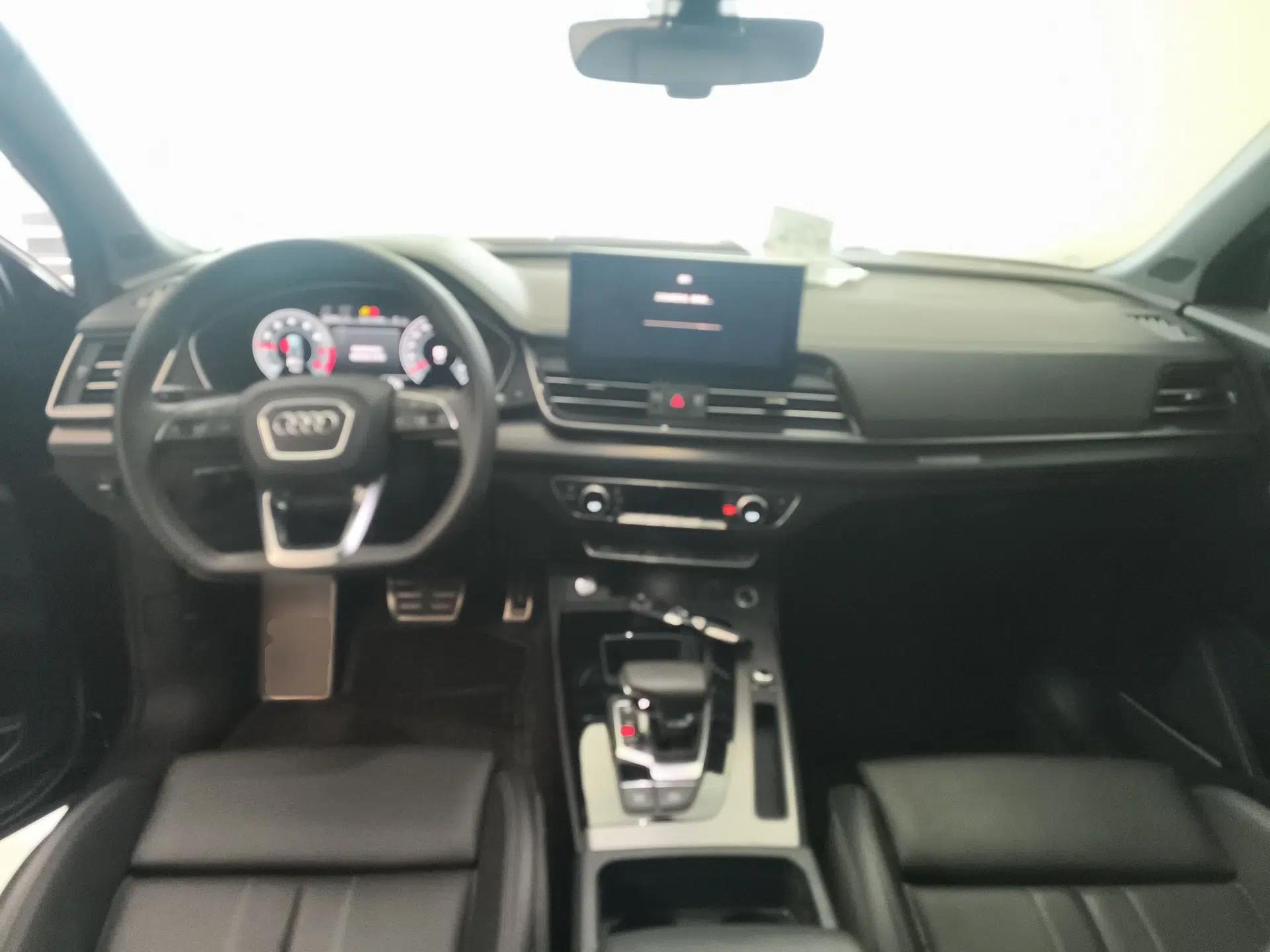 Audi Q5L 2024 45 TFSI Luxury Dynamic Model — миниатюра 16