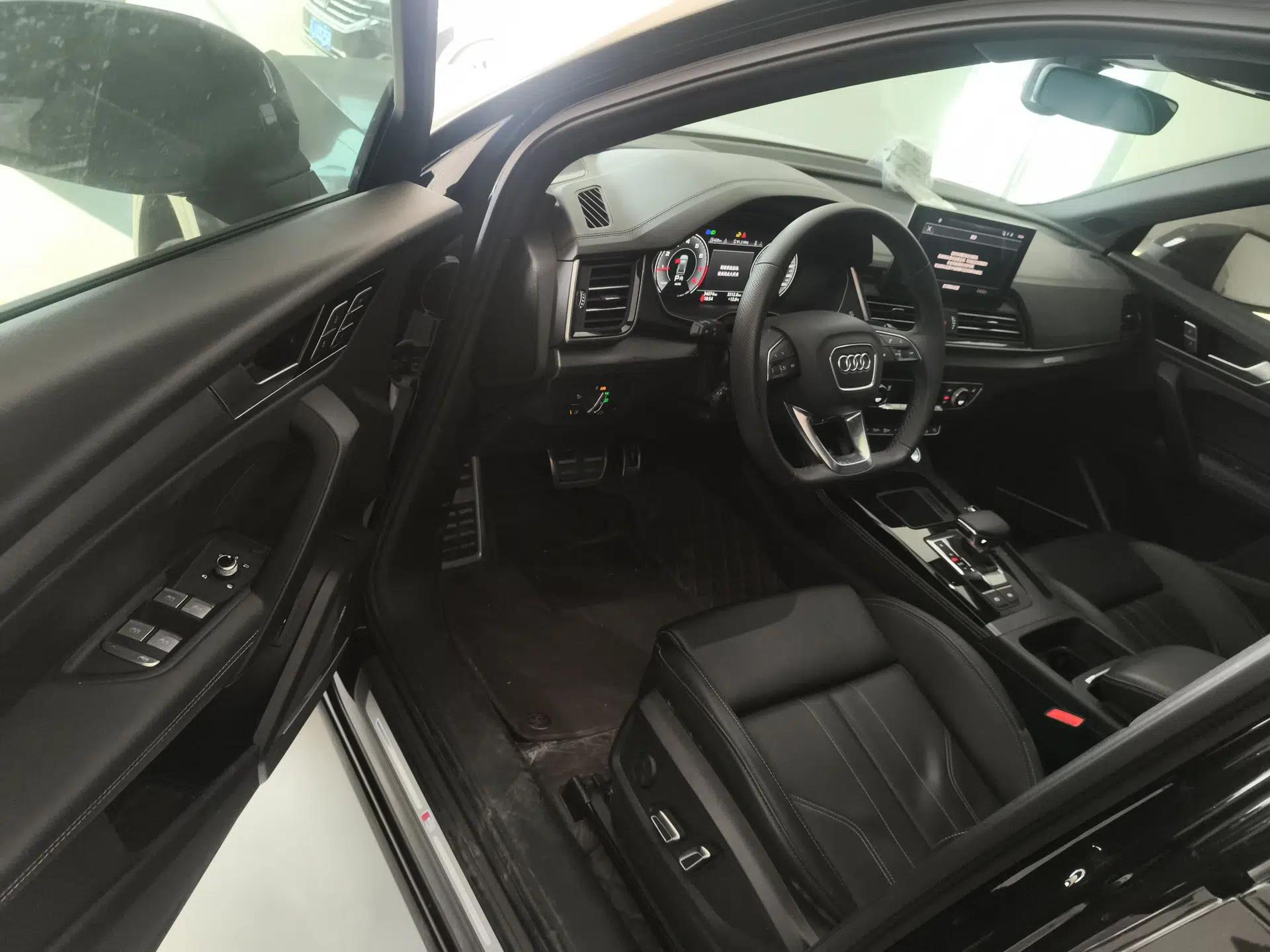 Audi Q5L 2024 45 TFSI Luxury Dynamic Model — миниатюра 22