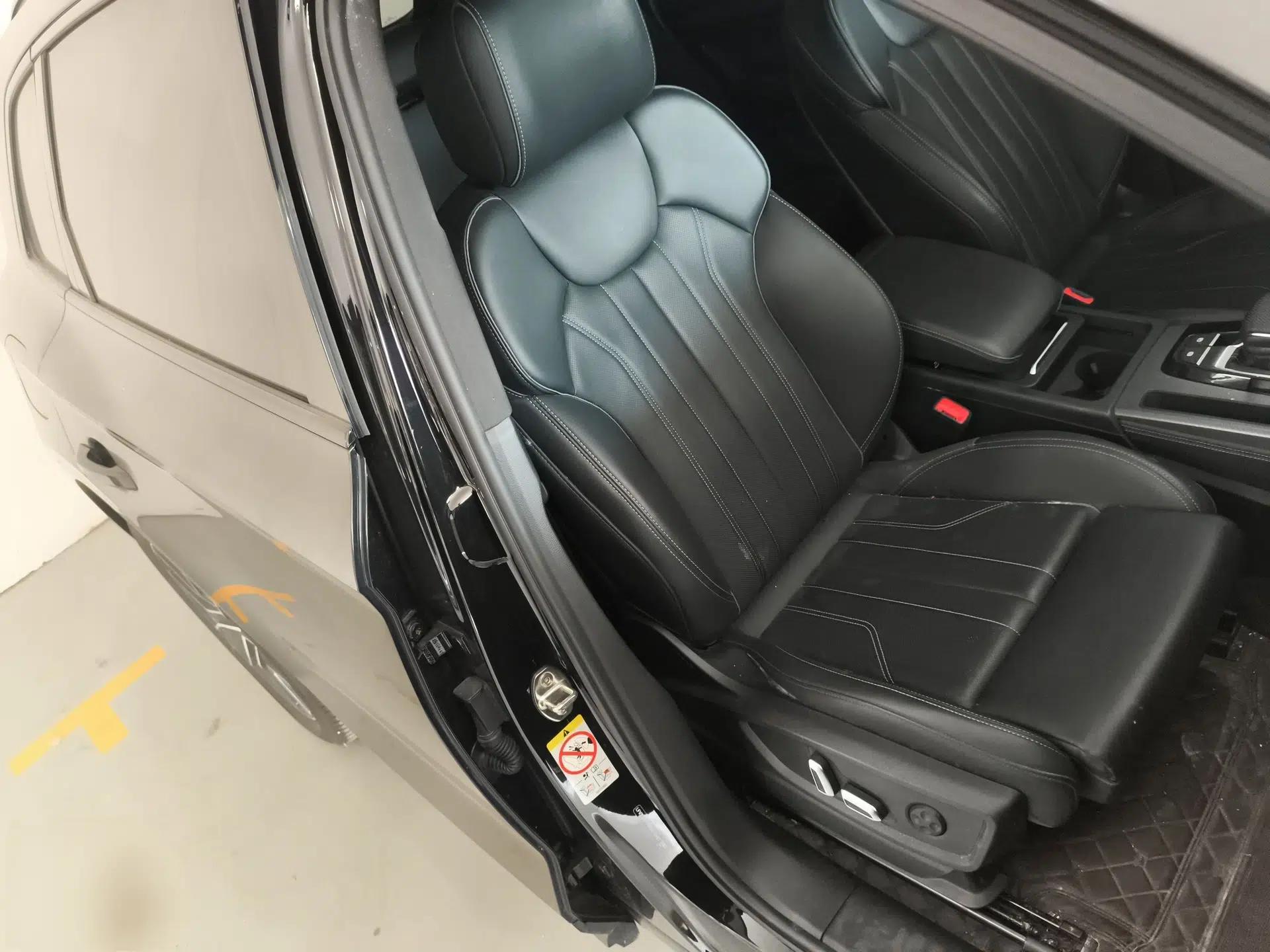 Audi Q5L 2024 45 TFSI Luxury Dynamic Model — миниатюра 23