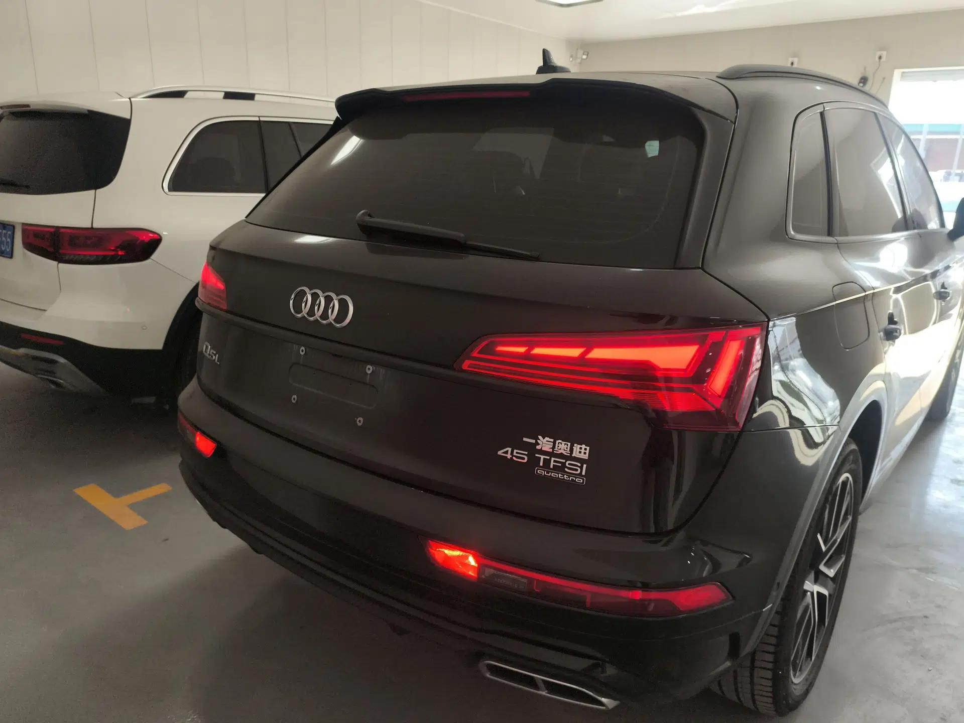Audi Q5L 2024 45 TFSI Luxury Dynamic Model — миниатюра 4