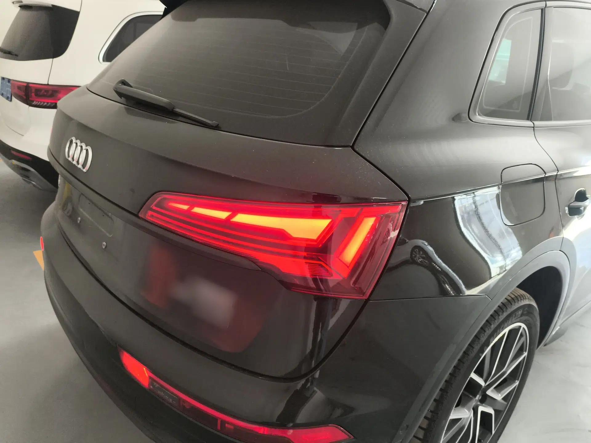 Audi Q5L 2024 45 TFSI Luxury Dynamic Model — миниатюра 9