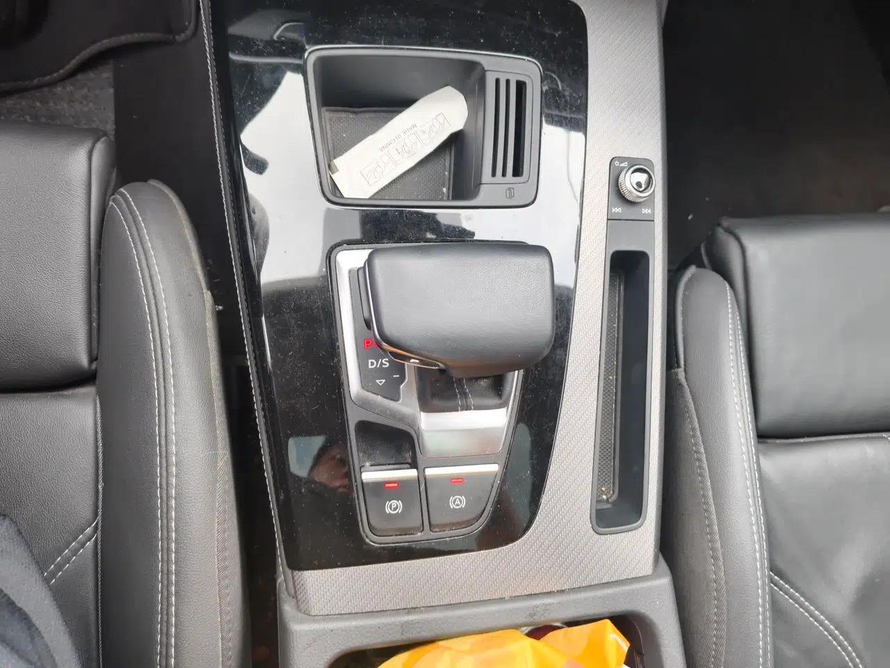 Audi Q5L 2022 45T Luxury Dynamic Model — миниатюра 14