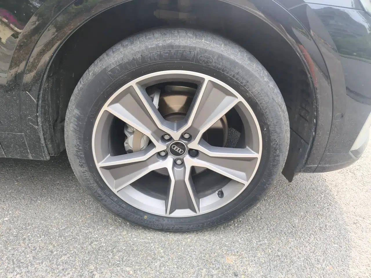Audi Q5L 2022 45T Luxury Dynamic Model — миниатюра 8