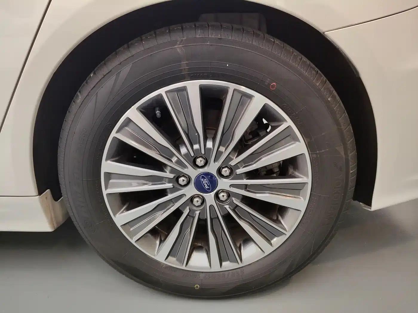 Mondeo PHEV 2018 2.0 PHEV Intelligent Control Fashion Model (National VI Emission Standard) — миниатюра 14